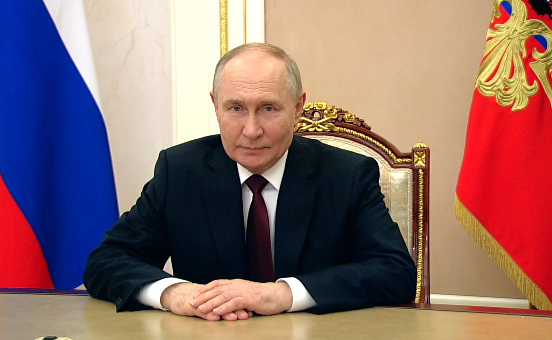 Владимир Путин поздравил медицинских работников с их профессиональным  праздником