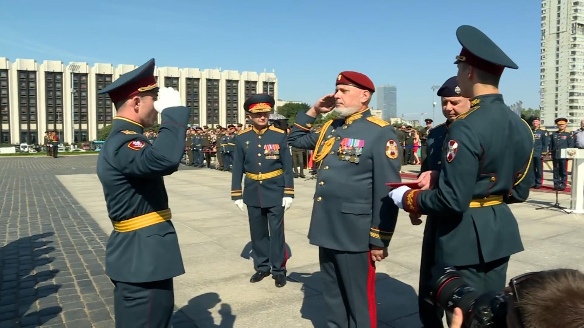 В Петербурге прошла торжественная церемония выпуска офицеров института  Росгвардии