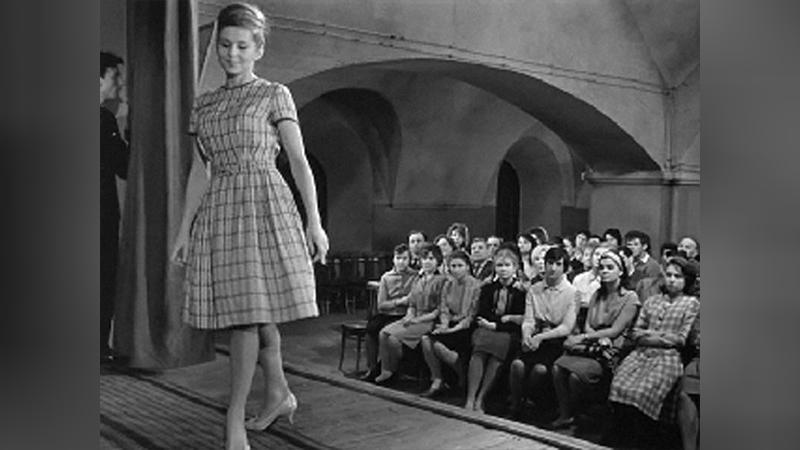 Ангелина Вовк в фильме «Живёт такой парень»/ Фото: kino-teatr.ru