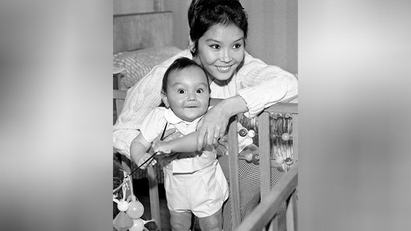 Егор Кончаловский с матерью Натальей Аринбасаровой/ Фото: instagram.com(запрещён в РФ)/egorkonchalovky