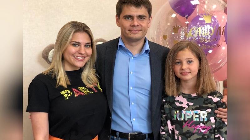 С дочерьми Екатериной (слева) и Александрой/ Фото: vk.com/Сергей Боярский