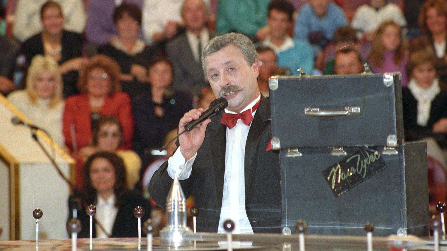 Ведущий телепередачи «Поле чудес» Леонид Якубович, 1992 год/ Фото: Николай Малышев/ТАСС
