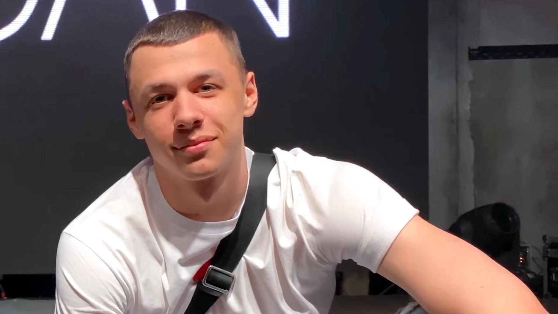 Рэпер Macan готовится к службе в армии