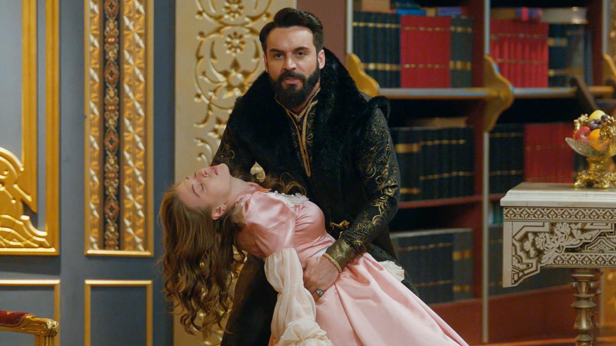 Али Эрсан Дуру/ Фото: kino-teatr.ru