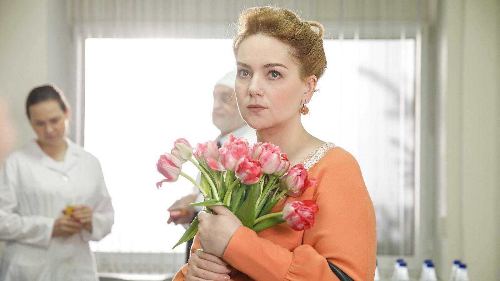 Кілттер үшін сорылды Орыс үйдегі үштік секс видео