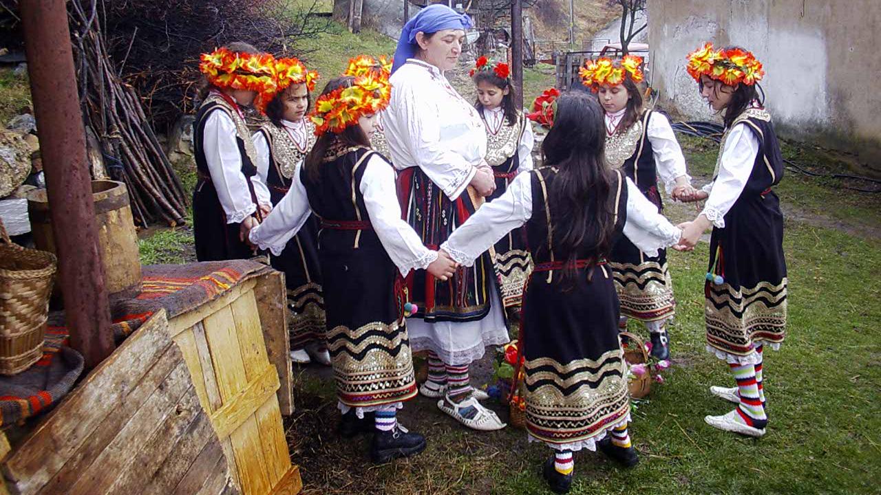 Лазарование в Болгарии/ Фото: wikipedia.org; Общественное достояние