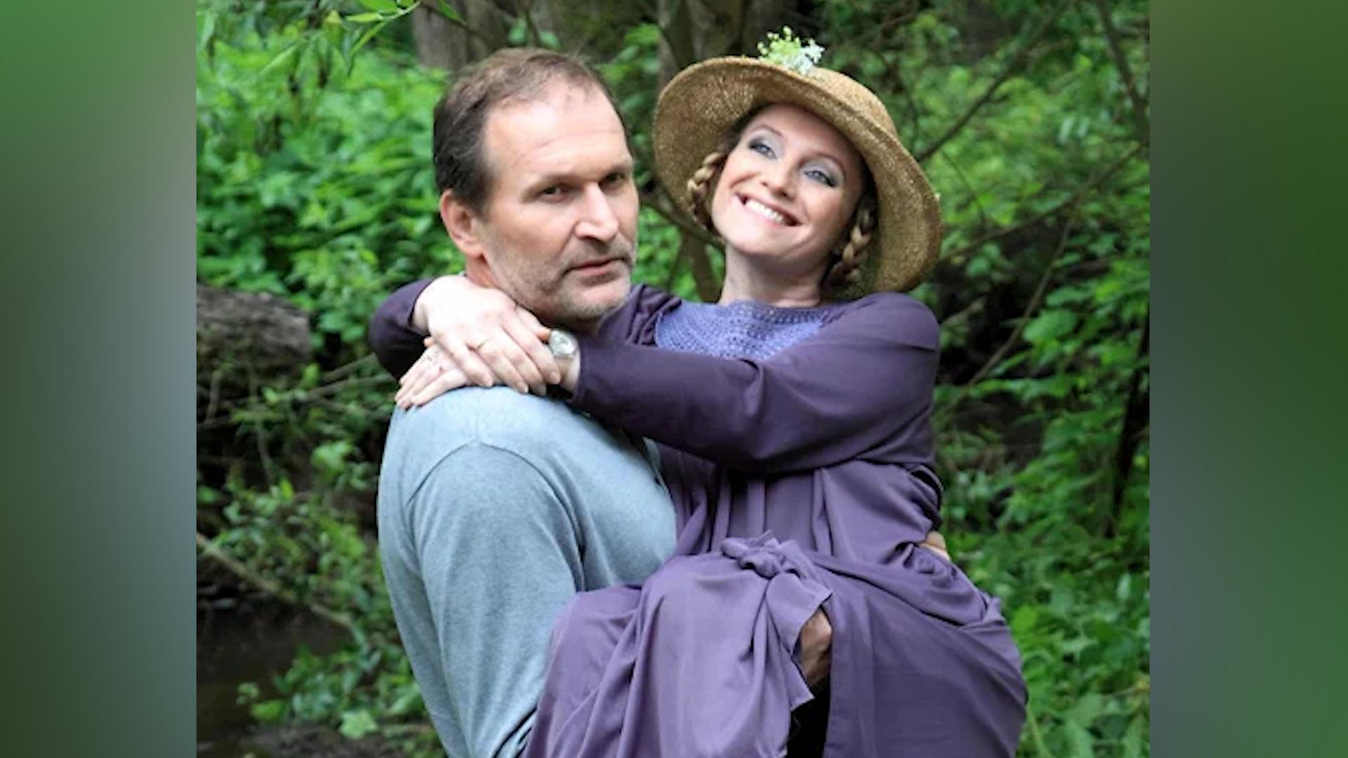 Елена Аная порно Порно милф тыңшылықпен ұсталды