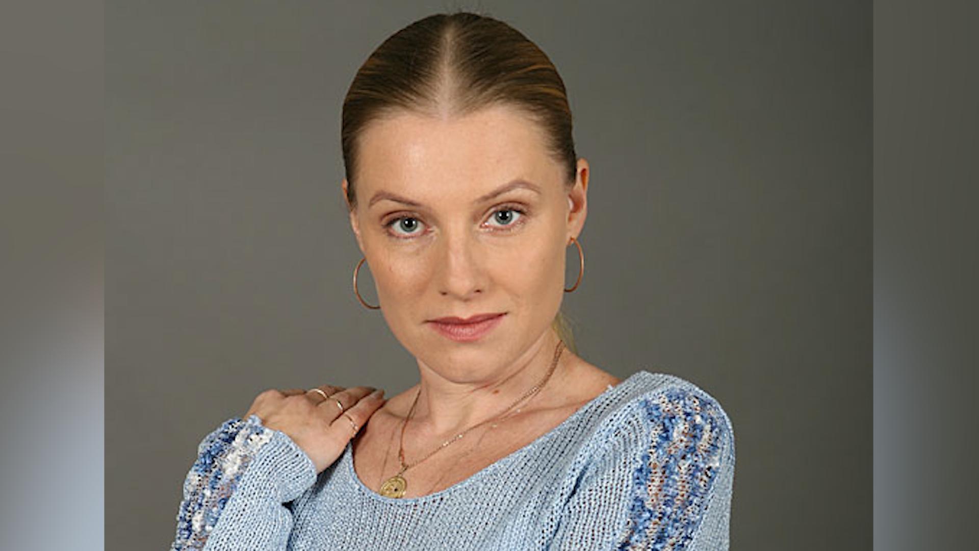 Әпкесі бар жасырын камера порно