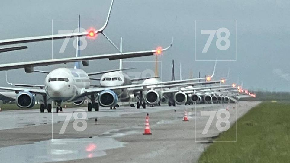 Пробка из самолётов в Пулково / Фото: 78.ru