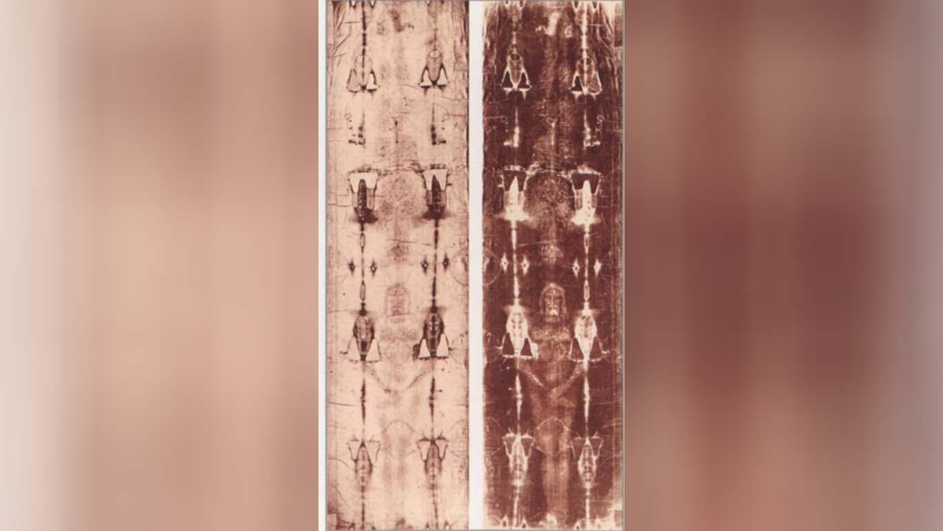 Туринская плащаница (позитив и негатив)/ Фото: Общественное достояние