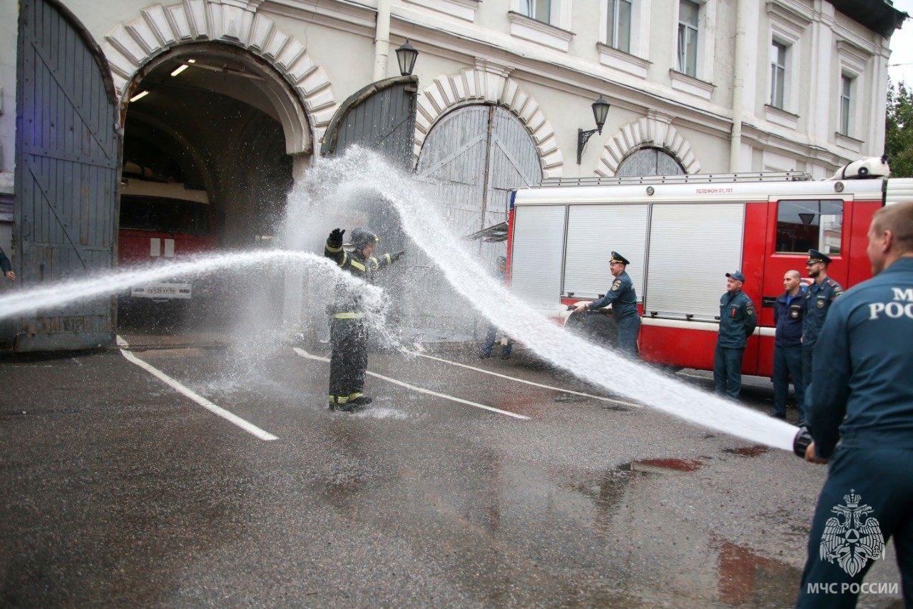 Источник: пресс-служба ГУ МЧС России по Санкт-Петербургу