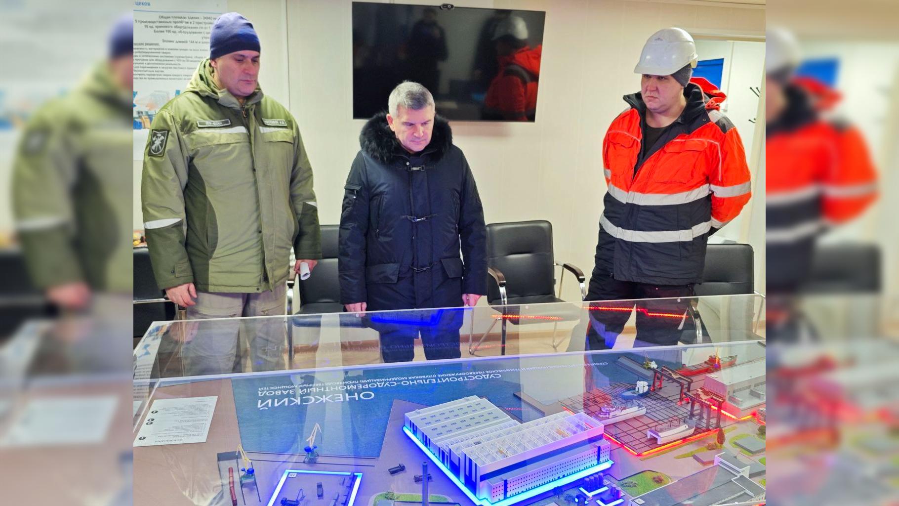 Андрей Мостовой (слева) и Игорь Маковский (гендиректор ВСК на тот момент) / Фото: t.me/vskmo