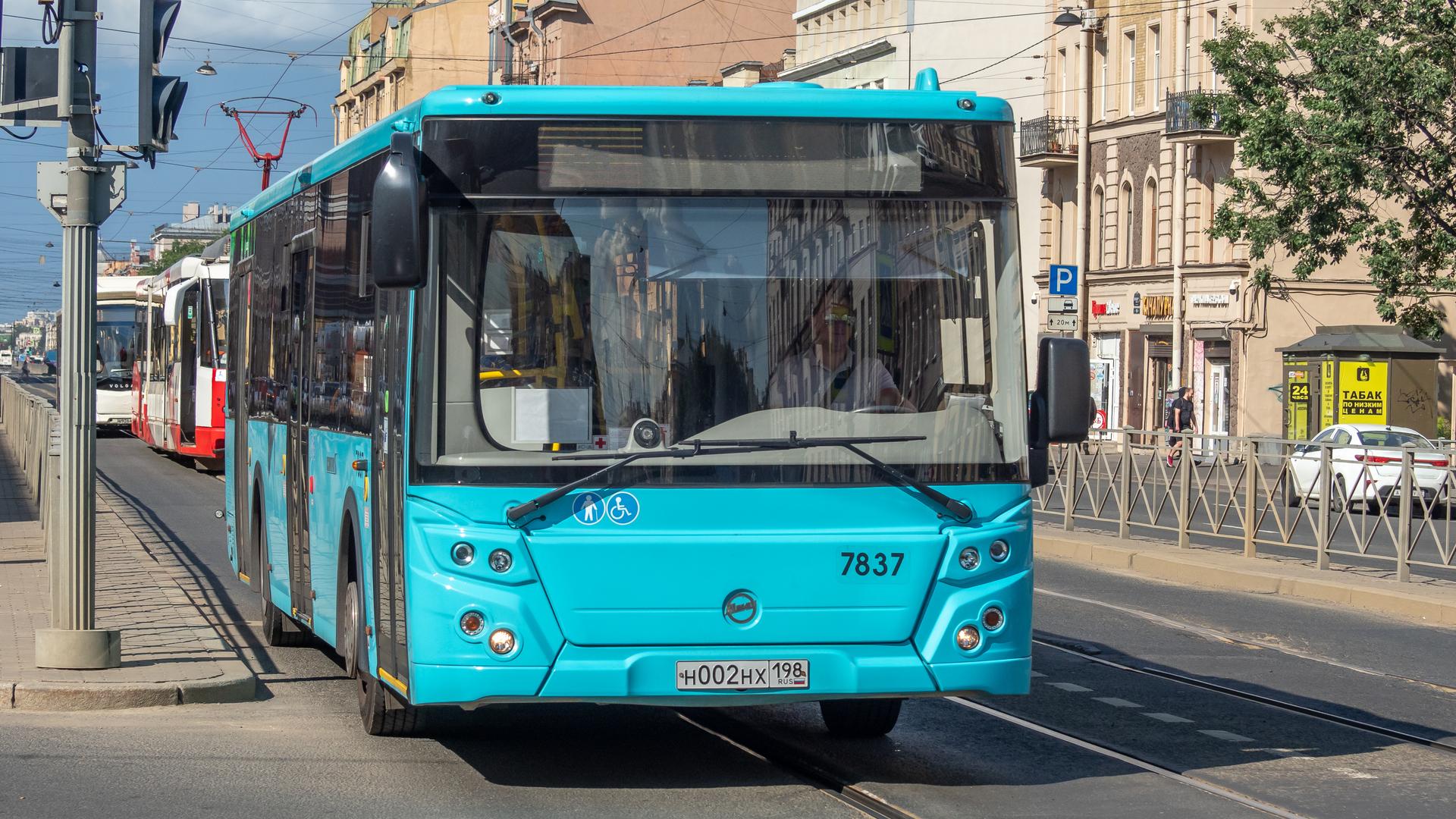 В Петербурге временно изменили маршрут автобуса № 17...