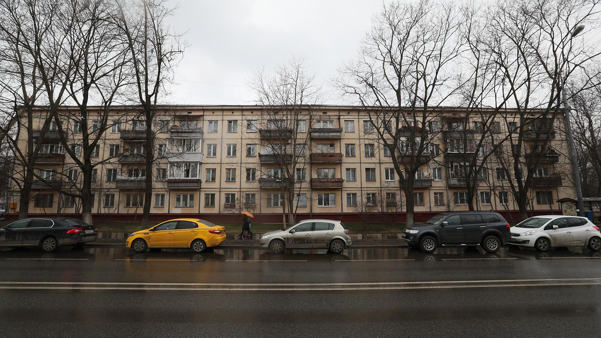 Первая Хрущевка на улице Гримау, 16/ Фото: ИЗВЕСТИЯ/Александр Казаков
